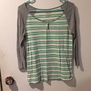 Quarter sleeve shirt
